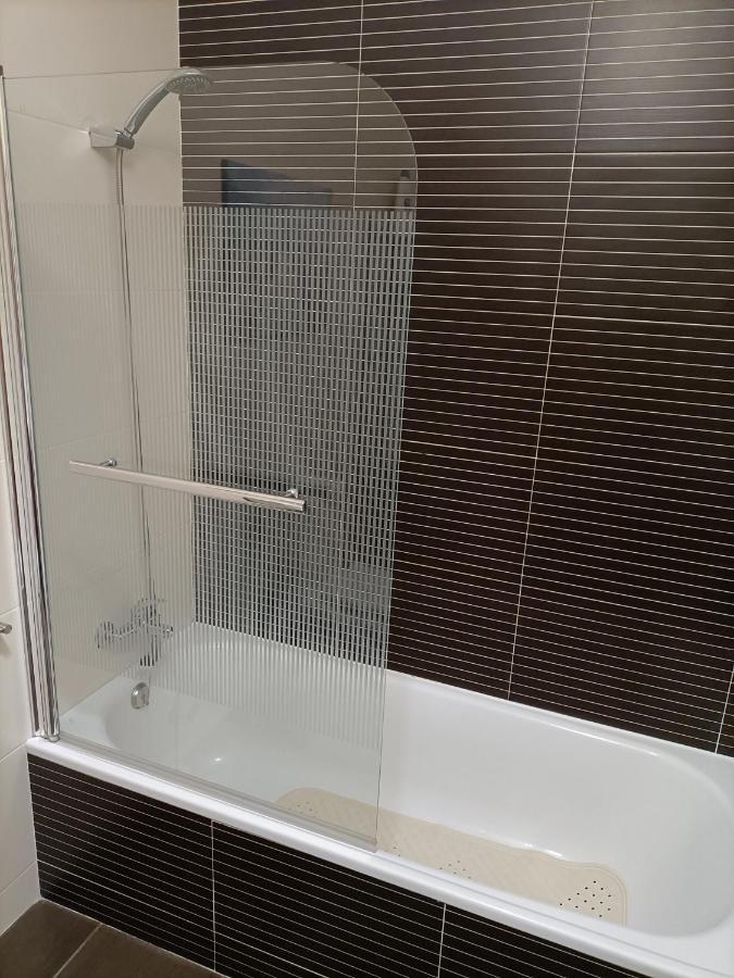 Modern 1Br For 4 - Great For Long Stays, 10 Min To Attractions Vila Nova de Gaia Esterno foto